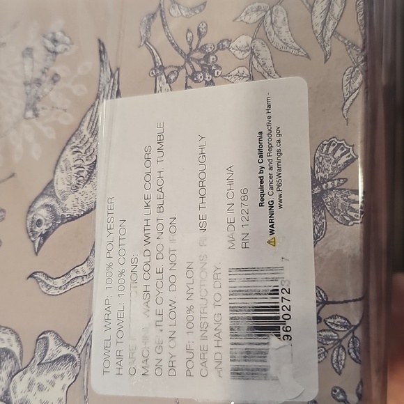 Adrienne Vittadini 3 PC Spa Set ~ Pink NIB W/Bath Salts - Picture 4 of 4